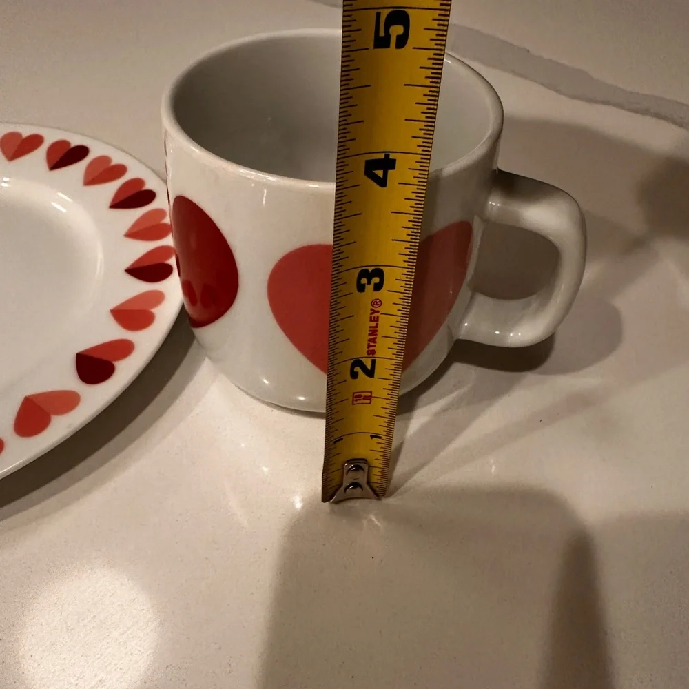 RARE!! Set/8 Crate & Barrel Heart Plates & Mugs Valentine Heart Design
